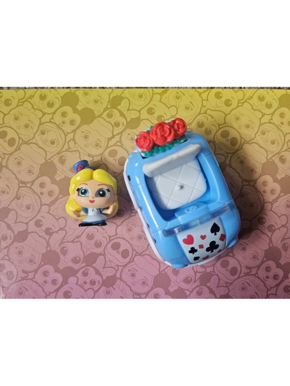 Disney Doorables Lets Go Road Trip Vehicle Series Alice  Figure ULTRA RARE NEW